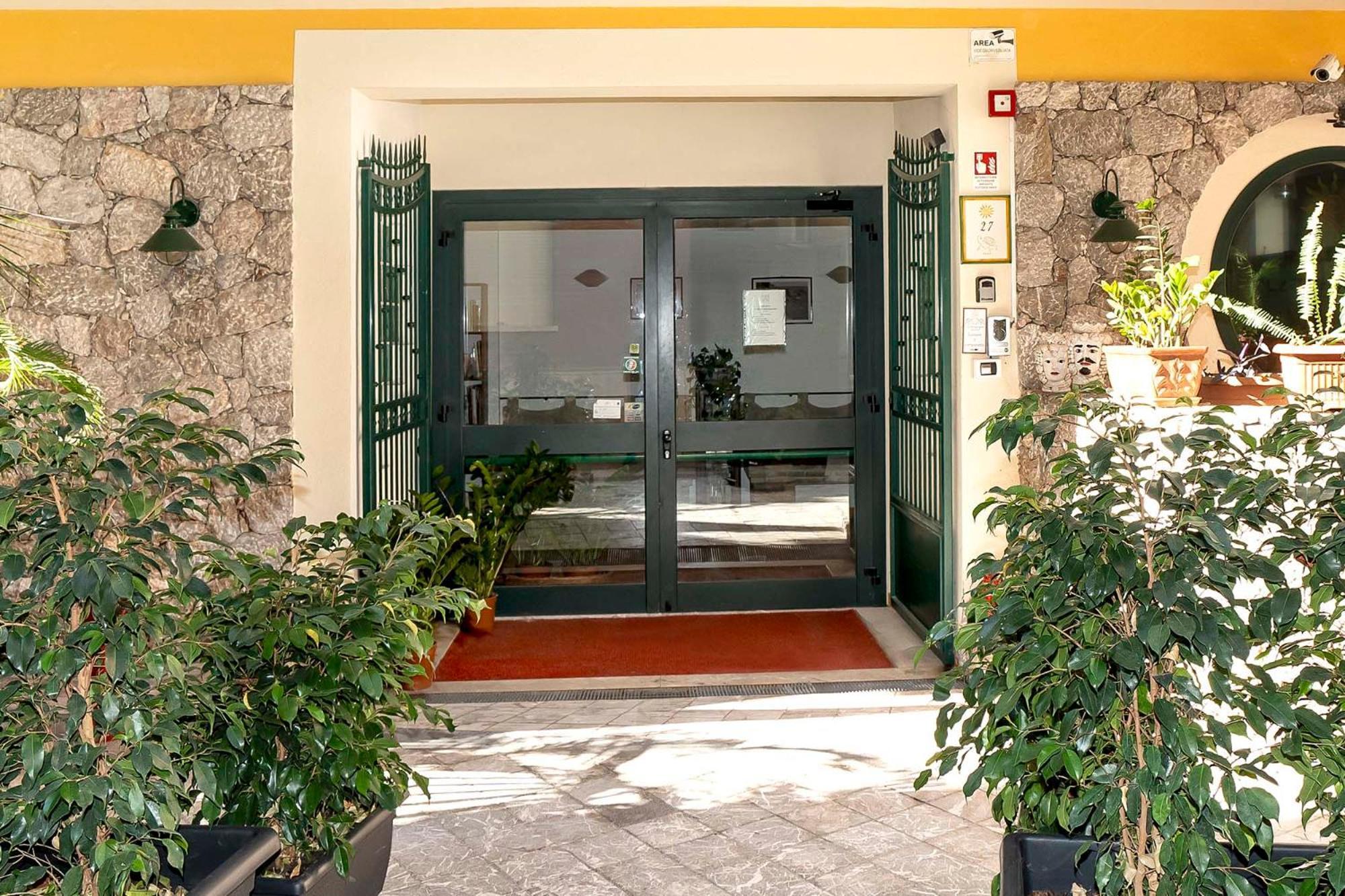 Le Tartarughe Aparthotel Letojanni Kültér fotó