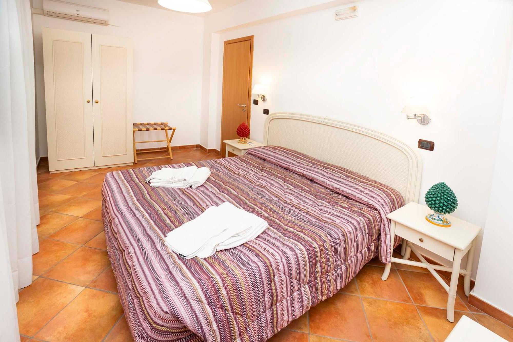 Le Tartarughe Aparthotel Letojanni Kültér fotó