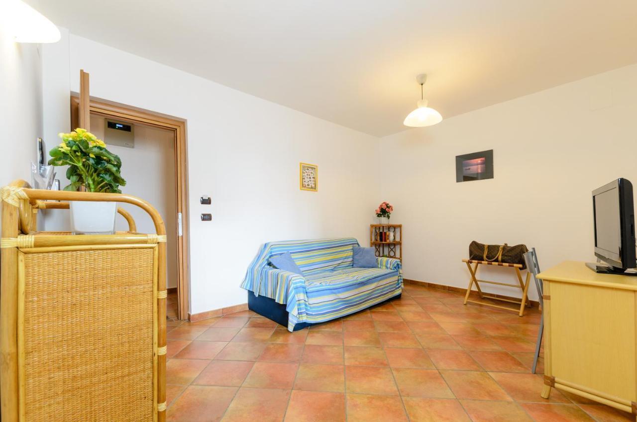 Le Tartarughe Aparthotel Letojanni Kültér fotó