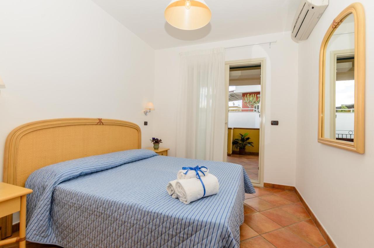 Le Tartarughe Aparthotel Letojanni Kültér fotó